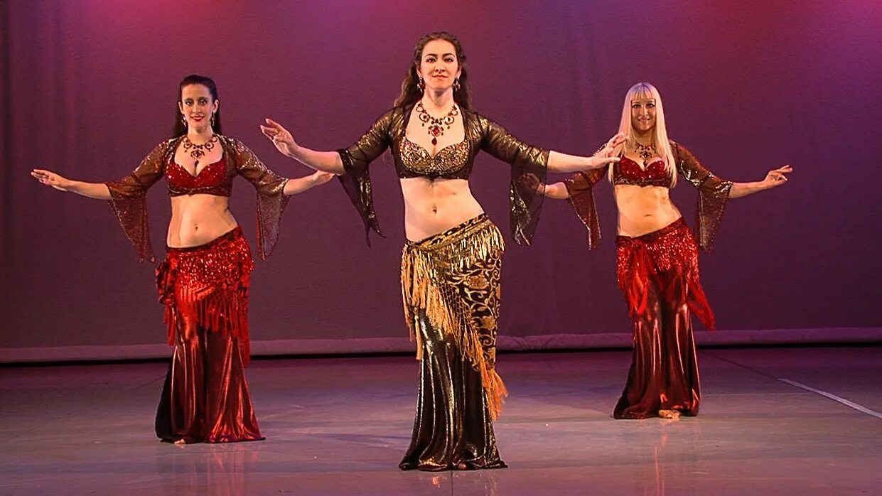 Музыка для танца живота. Жизель боментри танец живота. Belly Dance группа. Восточный Белли-дэнс. Живой танец.