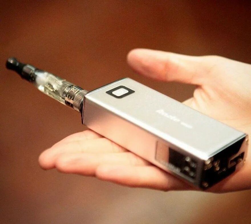 Эс сигареты. Вайперы субкультура. Электронные сигареты. Вэп сигарета электронная. Электронный парогенератор для курения.