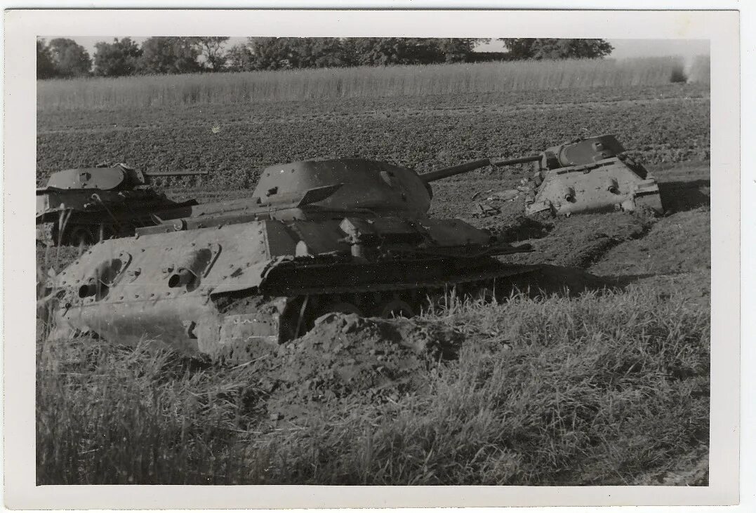 Какие танки были в начале войны. 32-Я танковая дивизия РККА. Подбитые танки БТ-2 лето 1941. Подбитые танки т-34 и кв-1с 1942. Танковая дивизия РККА т34 85.