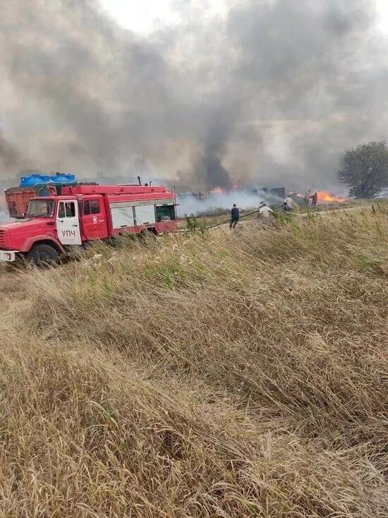 Погода в ратчино шарлыкского района оренбургской области. Пожар в Шарлыкском районе Оренбургской области. Пожар в Воронино, Шарлыкского района Оренбургской области. Пожар в Шарлыкском районе сегодня. Торнадо в Шарлыкском районе.