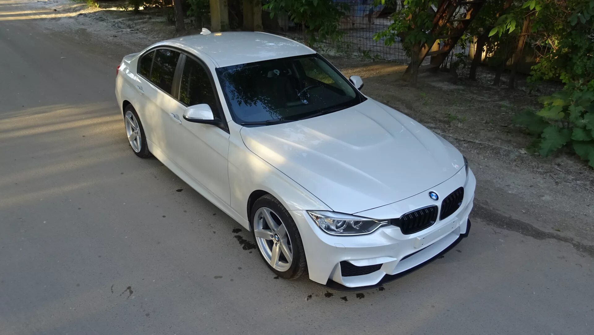 Bmw 3 f30 м обвес. М обвес на бмв f30. Обвес bmw f30. Обвес m performance f30. Bmw f30 обвес.