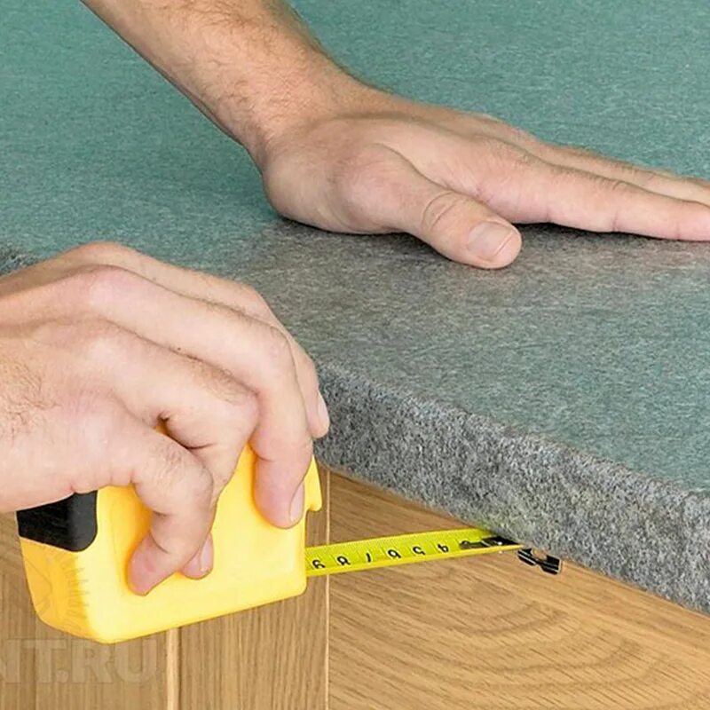 Монтаж столешницы на кухне. Подобрать столешницу для кухни по цвету. Выбор столешницы для кухни по цвету. Монтаж мойки на кухне. Встроить варочную панель в столешницу.