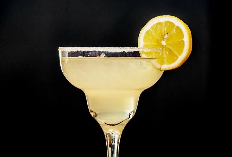 Текила сауэр. Moscow mule коктейль состав. Алкогольный коктейль с текилой. Коктейли с текилой. Алкогольный коктейль с текилой.
