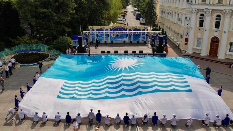 Карнавал в геленджике 2024. Праздник в геленджике. День города геленджике в 2024 году когда. Карнавал в геленджике 2024. День города геленджике в 2024 году когда.