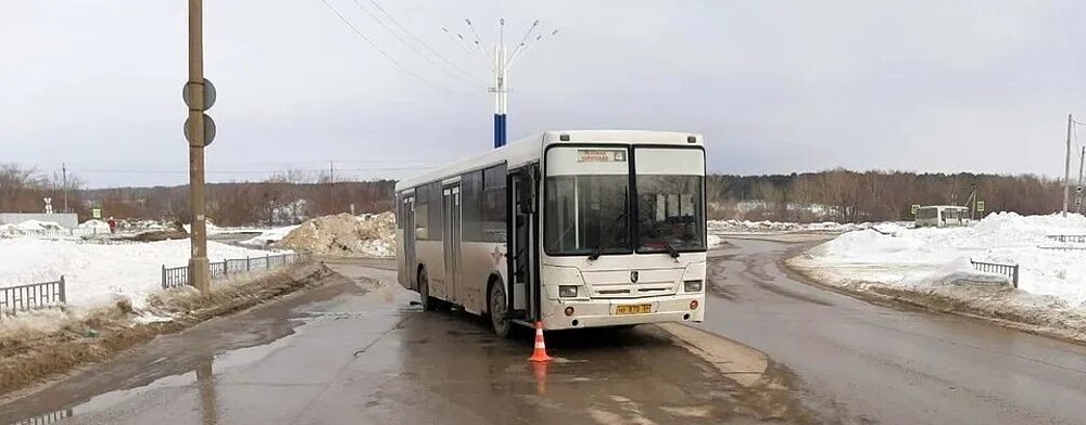 Рейсовый автобус новосибирск. ДТП автобус с КАМАЗОМ под Искитимом Новосибирской области. Трасса Искитим Бердск . ДТП 2021 год. ДТП автобус маршрут Искитим - Степной.