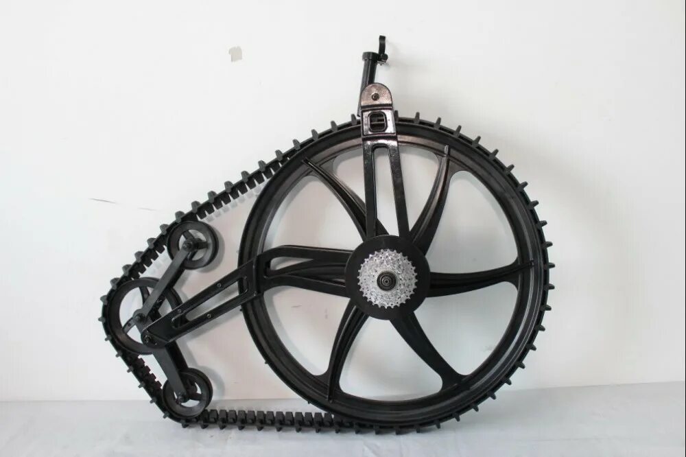 Вело гусеницы. Гусеничный велосипед. Комплект ktrak для зимнего велосипеда. Велосипед на гусеницах. Вело гусеницы.