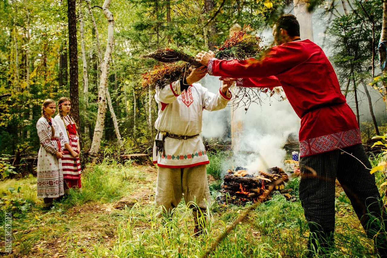 Обряды в день равноденствия. Таусень Радогощь. Таусень Таусень Радогощь. Радогощь (Световит, вересень, Таусень). Овсень Таусень.