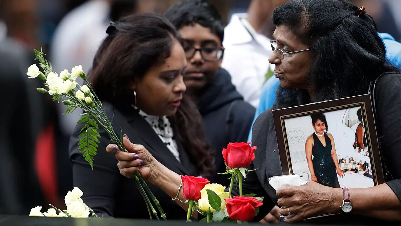 Башни близнецы 11 сентября погибшие. Спасатели 11 сентября 2001. Сентябрь жертва. Сентябрь жертва. Сентябрь жертва.