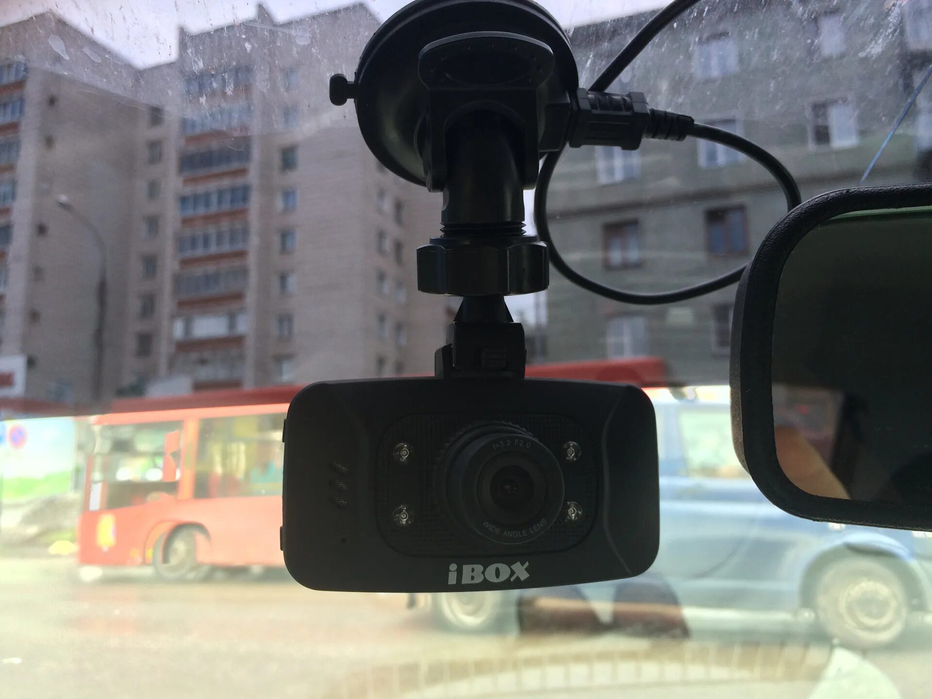 Как подключить видеорегистратор ibox. Ibox z-890.