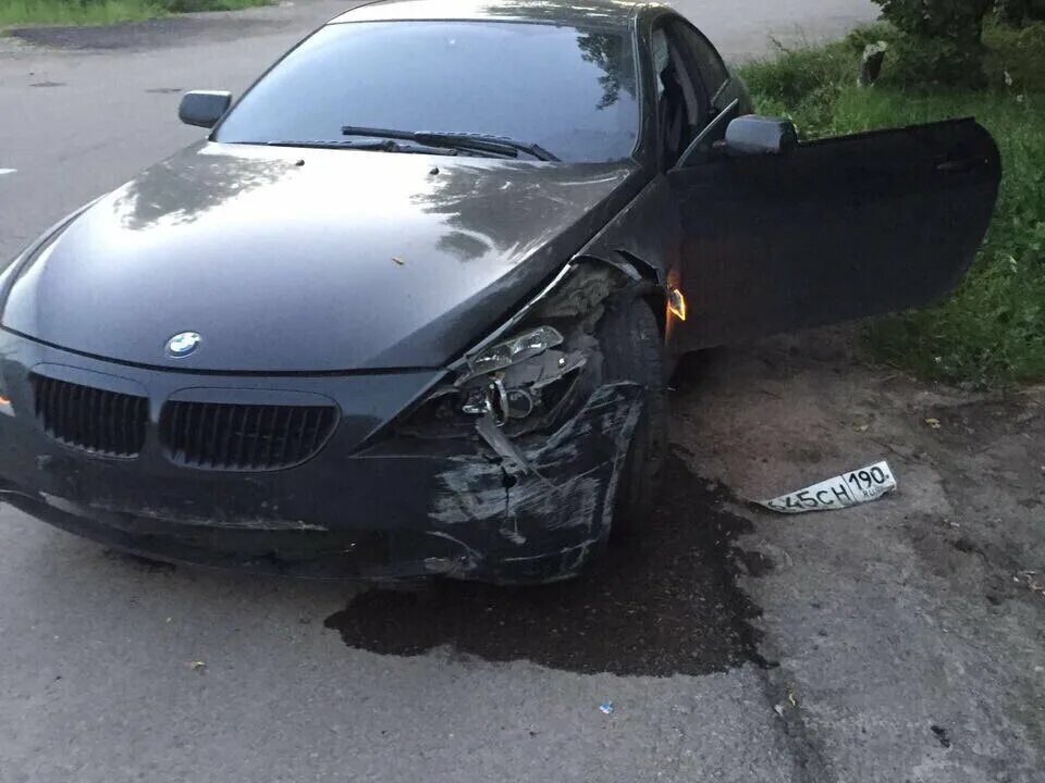 бмв м5 е60 битая. бмв x6 битый. бмв м5 битая. битые бмв. битые бмв.