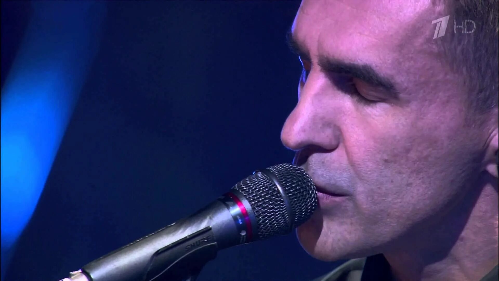 Бутусов крылья мдм 1995. Концерт бутусова крылья. Бутусов крылья. Бутусов о любви. Бутусов крылья.