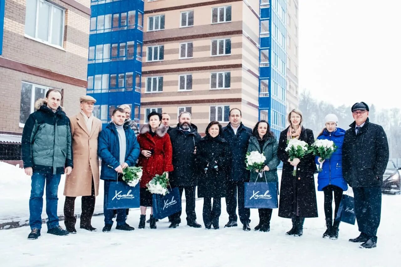 Жк выдали ключи. ЖК Гвардейский Сходня. Ключи от квартир начали выдавать дольщикам ЖК «Восточный». Застройщик Дениз Девелопмент в Химках в Лобаново банкрот?. Химки жилищные технологии новости.