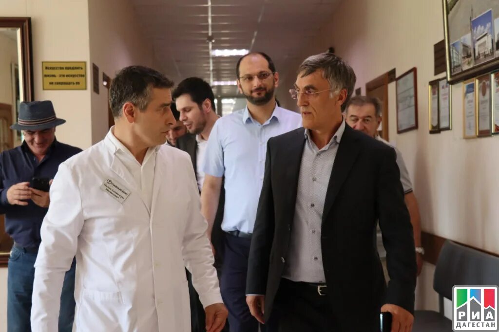 Гаджиев ахмед тажудинович. Магомед тажудинович гаджиев. Магомед гаджиев депутат. Магомед гаджиев депутат госдумы. Магомед тажудинович гаджиев.