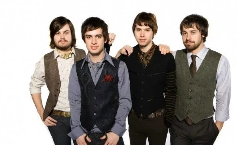Зе паник. Группа Panic! At the Disco. Panic at the Disco участники группы. Panic at the Disco 2005. Паник Брендон.