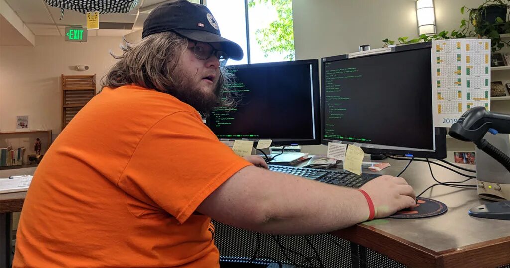 Valve development. Офис разработчиков valve. Гейб ньюэлл кс го. Valve команда разработчиков. Гейб ньюэлл valve.