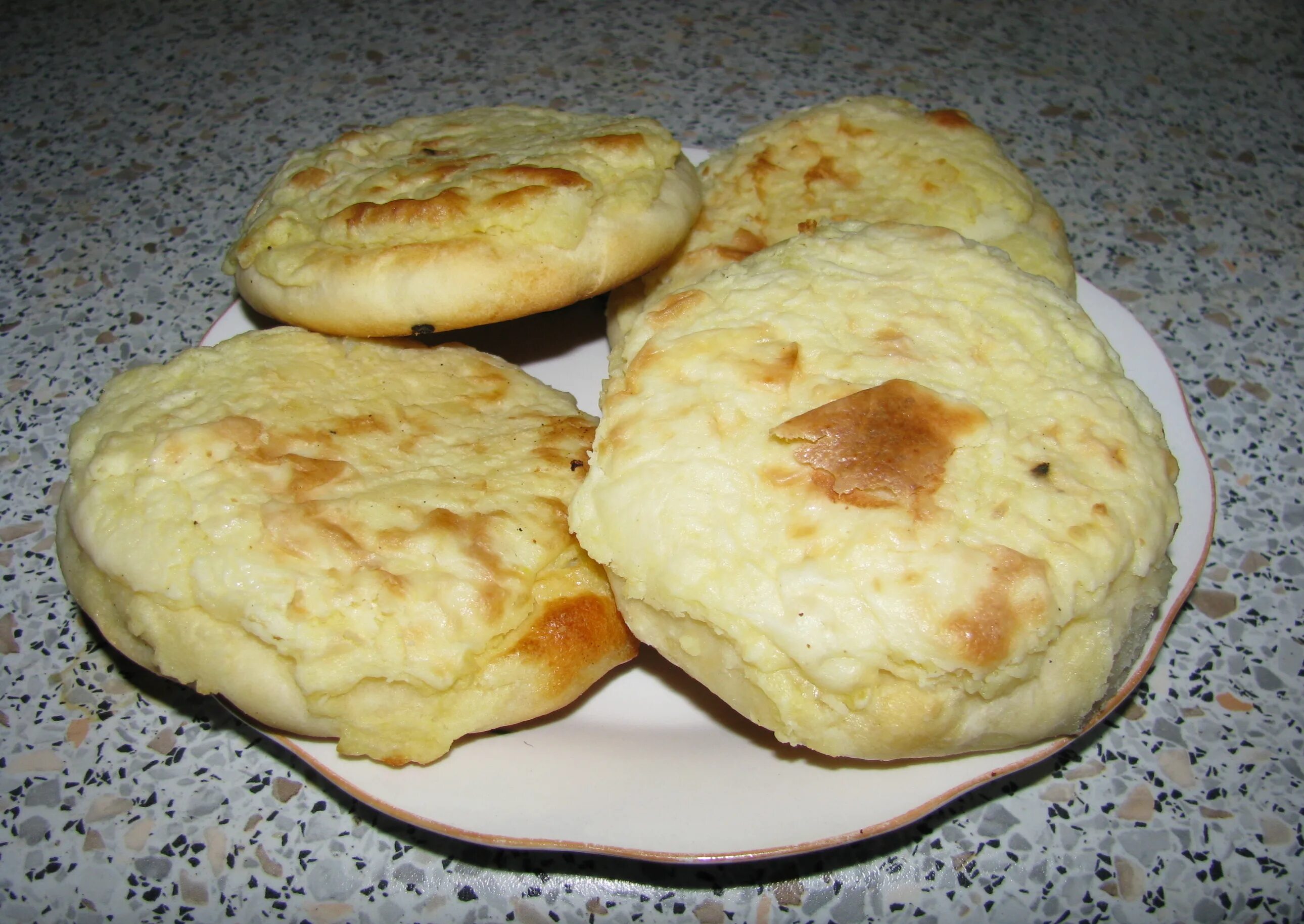 Шаньги с картошкой. Шаньги шанежки. Шаньга наливная. Шаньга Мэри. Шаньги бурятские.