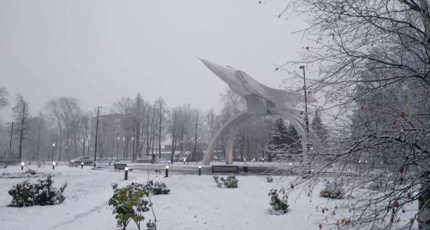 Сильный снегопад фото. Гололед в Иваново. Сугробы в Кизеле. Кострома гололёд фото. Прогноз погоды в березниках на 3