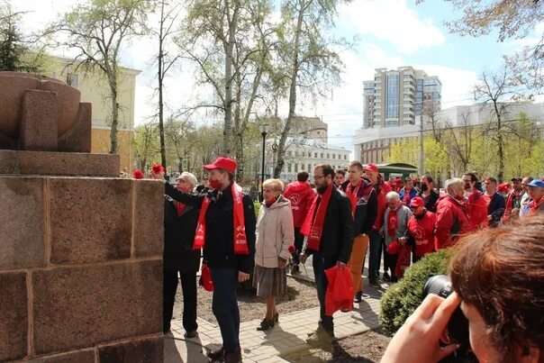 1 Мая Саров КПРФ. КПРФ майские праздники 2021 Кировск. Таганрог 1 мая 2022 митинг КПРФ Потягова. Г.А. Зюганов: «красный флаг Победы вдохновляет нас на ратные подвиги». 1 мая воронежская область