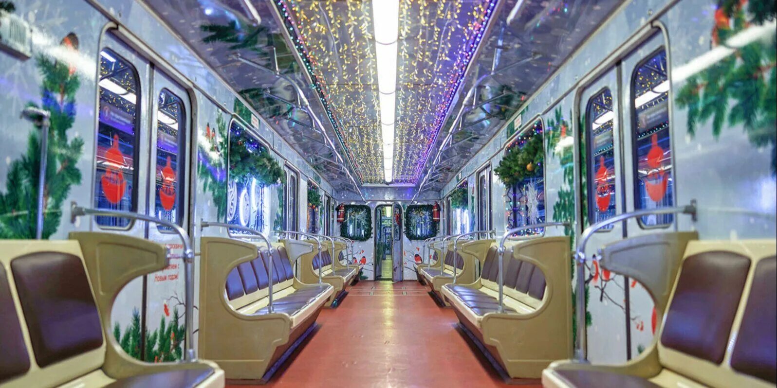 Метро в новогоднюю ночь 2022. Новогодний поезд москва 2023. Новогодний поезд 2020 еж3. Метро москвы новогодняя ночь 2024. Метро в новогоднюю ночь.