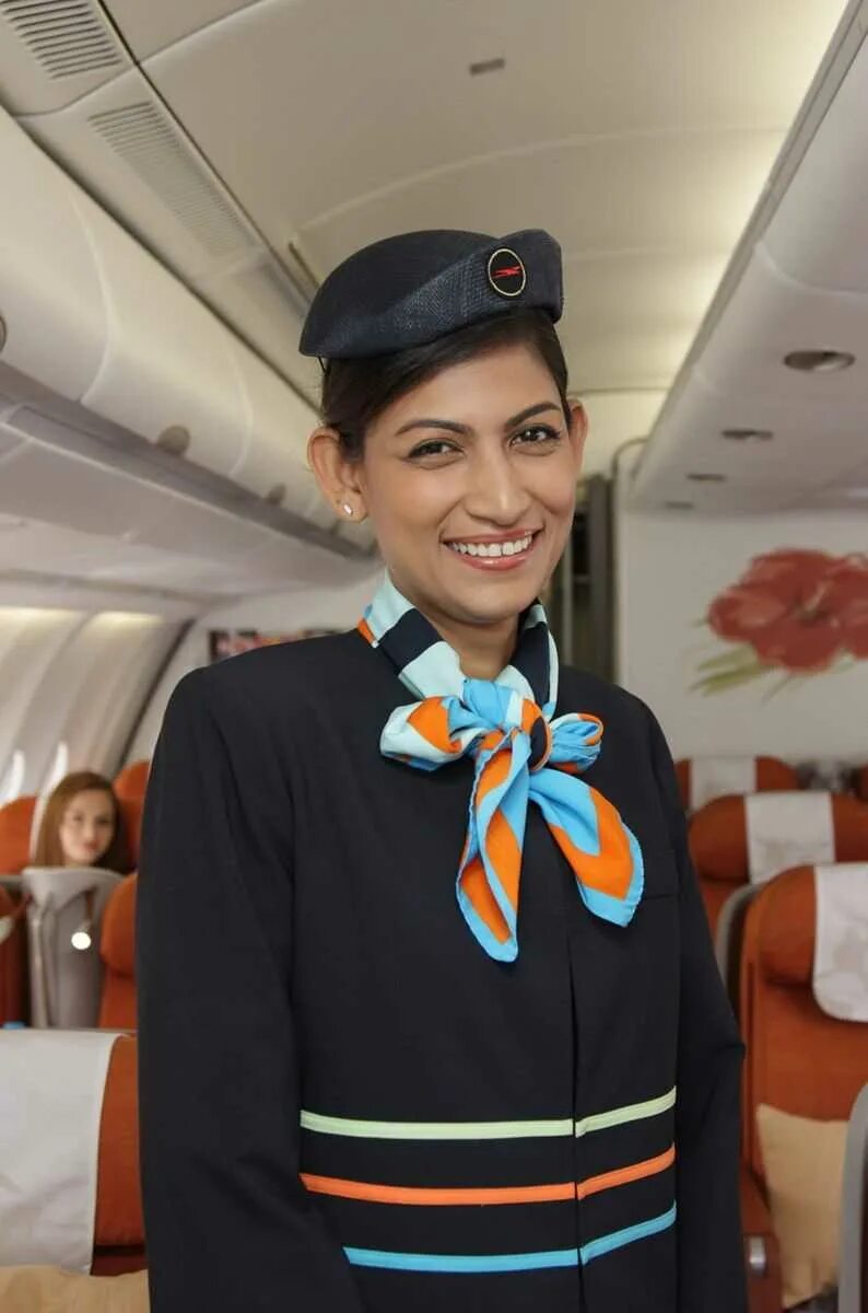 Обязателен стюардессы. Оман эйр стюардессы. air mauritius cabin crew. сириан эйр стюардессы. туркменистан эйрлайнс бортпроводники.