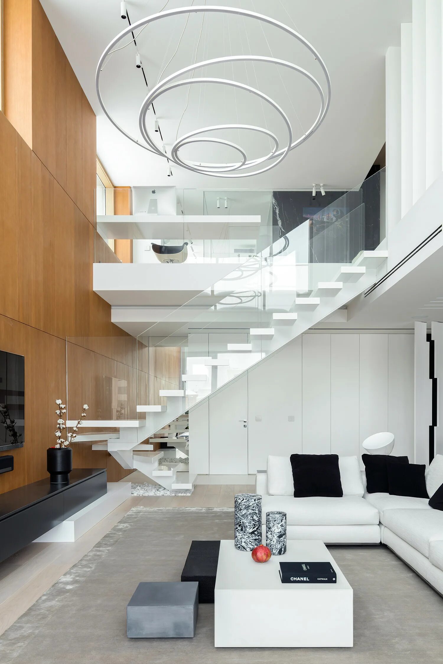 Интерьер двухуровневой квартиры. Двухуровневая студия 20 кв высота 3. Квартира 2 метра в москве. Антресольный этаж в стиле лофт. Двухэтажная квартира.