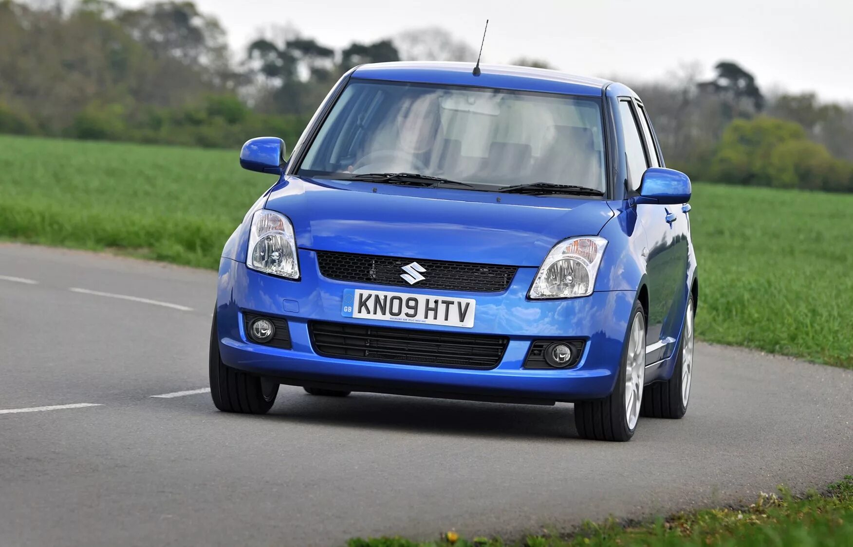 Сузуки купить бу спб. Сузуки Свифт 2005. Suzuki Swift (2005-2010). Suzuki Swift 1.3 DDIS. Suzuki Swift 2009.