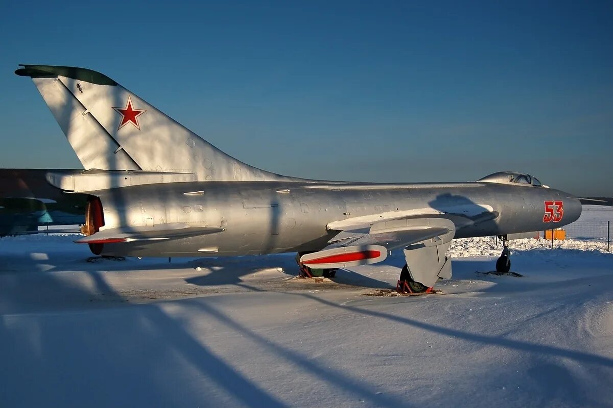 Самолет б 9. Истребитель-перехватчик Су-9. Самолет Су -7бмк. Су-7 перехватчик. Су7 Су 9 Су 11.