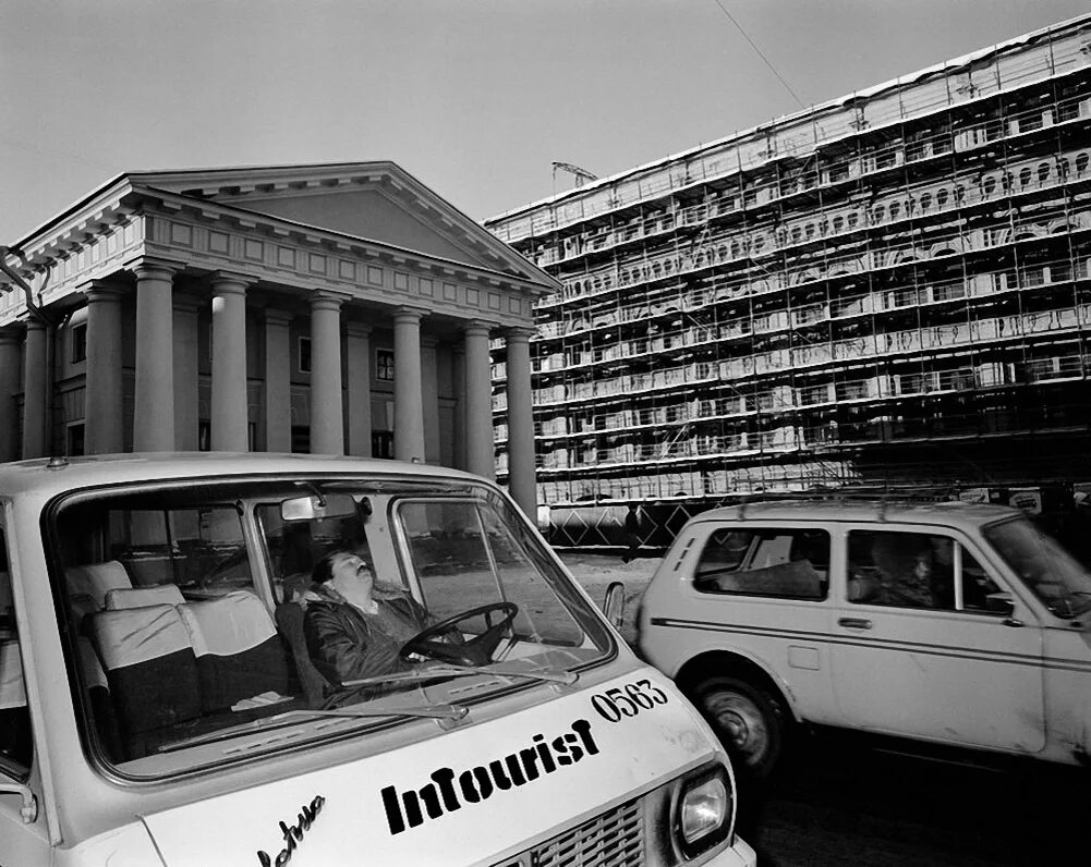 Фотография 1988 года. Интурист СССР. Автобаза Интурист Седова 5. Москва 1980-х Интурист. Интурист Ленинград.