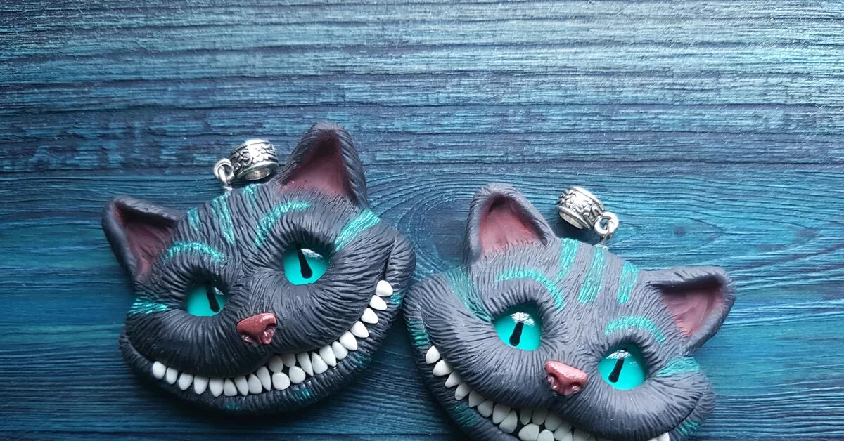 Сейлор мун кошка из полимерной. Кошка из полимерной глины. Кулон котик из полимерной глины. Кот из полимерной глины. Полимерная глина котик.