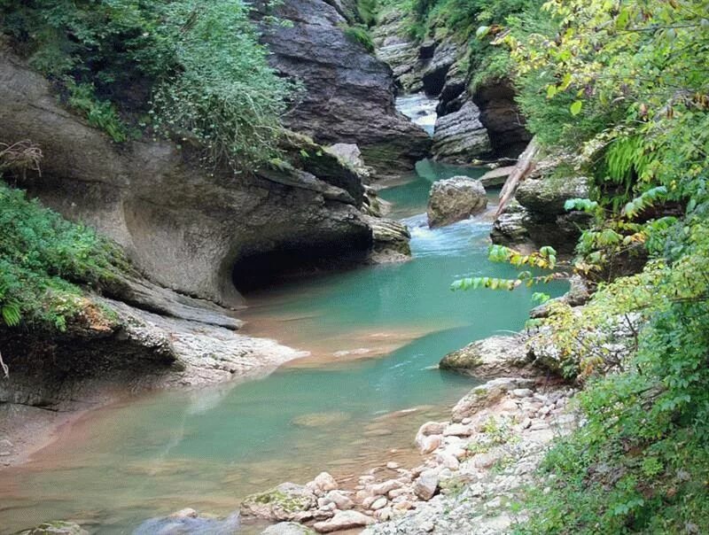 Крымские реки и озера. Река Коккозка в Крыму. Горные речки Крыма. Чернореченский каньон Севастополь. Река Тавельчук Крым.