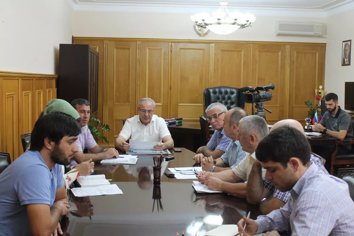 Собрание депутатов города избербаш. Избербаш сейчас. Город избербаш дагестан. Магомедов наби архитектор избербаш. Избербаш глава администрации.