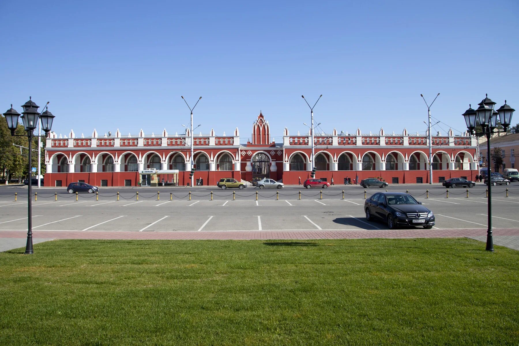 Площадь старый торг 4. Гостиный двор калуга. гостиный двор калуга архитектура. площадь старый торг калуга. достопримечательности калуги гостиный двор.