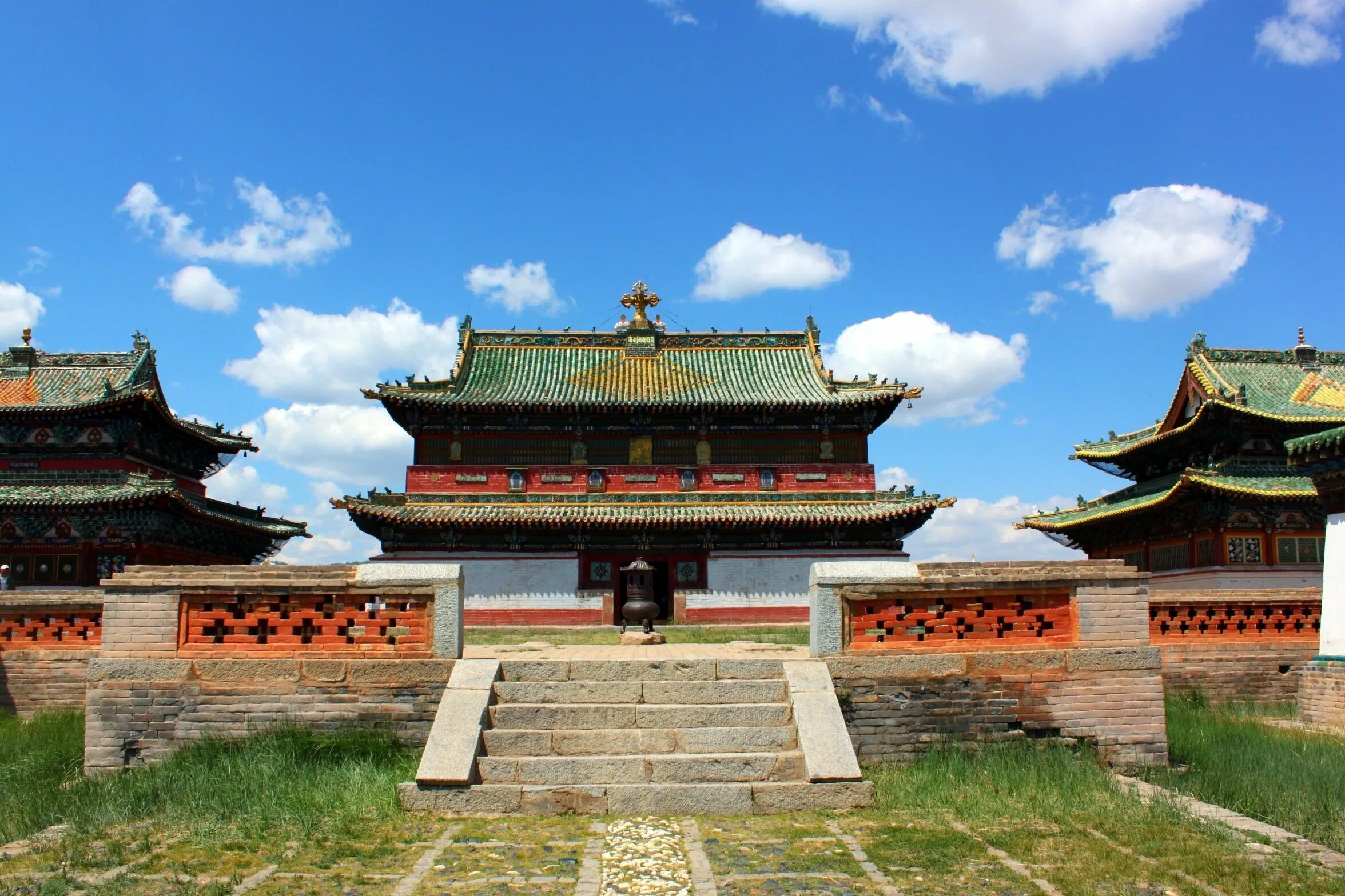 Столица улан батор страна. Дворец Богдо-гэгэна Улан-Батор. Монастырь Эрдэнэ-зуу. Эрдэни-дзу Монголия. Монголия Улан Батор достопримечательности.