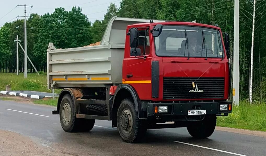 Картинка машины маз. Грузовик маз 5551. маз 5551 самосвал. маз-5551 грузовой. грузовой самосвал маз 5551.
