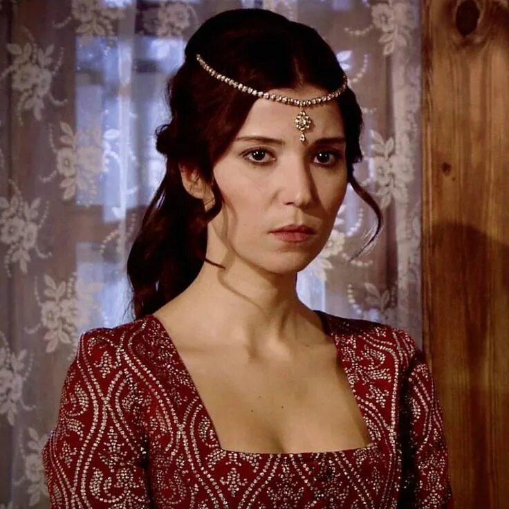 Хатидже аслан. Актриса игравшая хатидже. Хатидже. Сельма эргеч. Актриса игравшая хатидже.