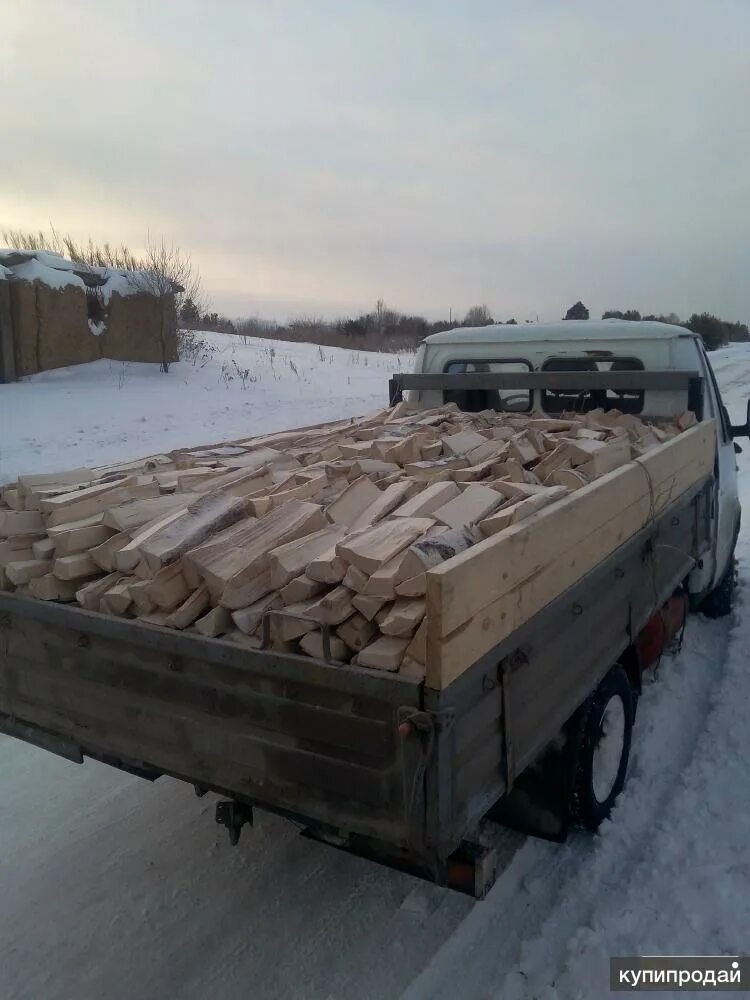 Сколько колотых дров в газели. Газель 10 кубов дров. 3 куба дров в поленнице. Дрова 3 м3 в газели. Газель самосвал 3 куба дров.