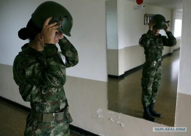 Почему нельзя выкладывать фото в военной форме Военным запретили пользоваться гаджетами на службе и рассказывать о себе в соцсе