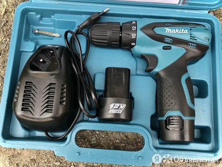 Купить шуруповерт макита оригинал. Шуруповерт Makita 12v. Шуруповерт Макита 12v. Шуруповерт Makita 12 вольт. Дрель-шуруповерт Makita df330d.