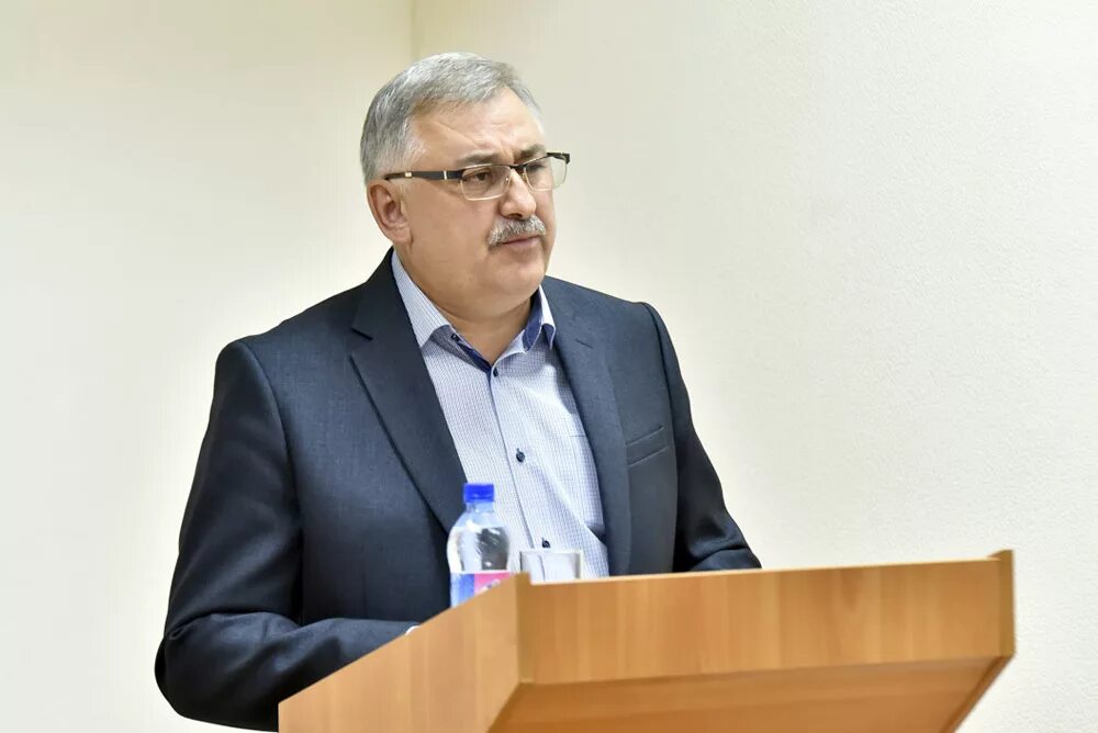 проректор по административно хозяйственной работе