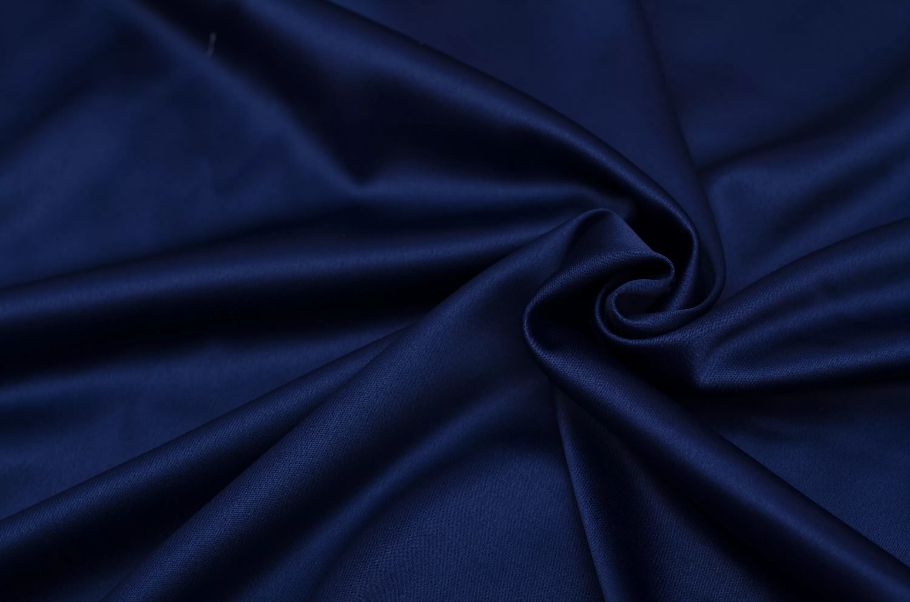 Темно синий цвет. Ультрамарин цвет. Королевский темно синий. Атлас стрейч синий. Шелк королевский синий.