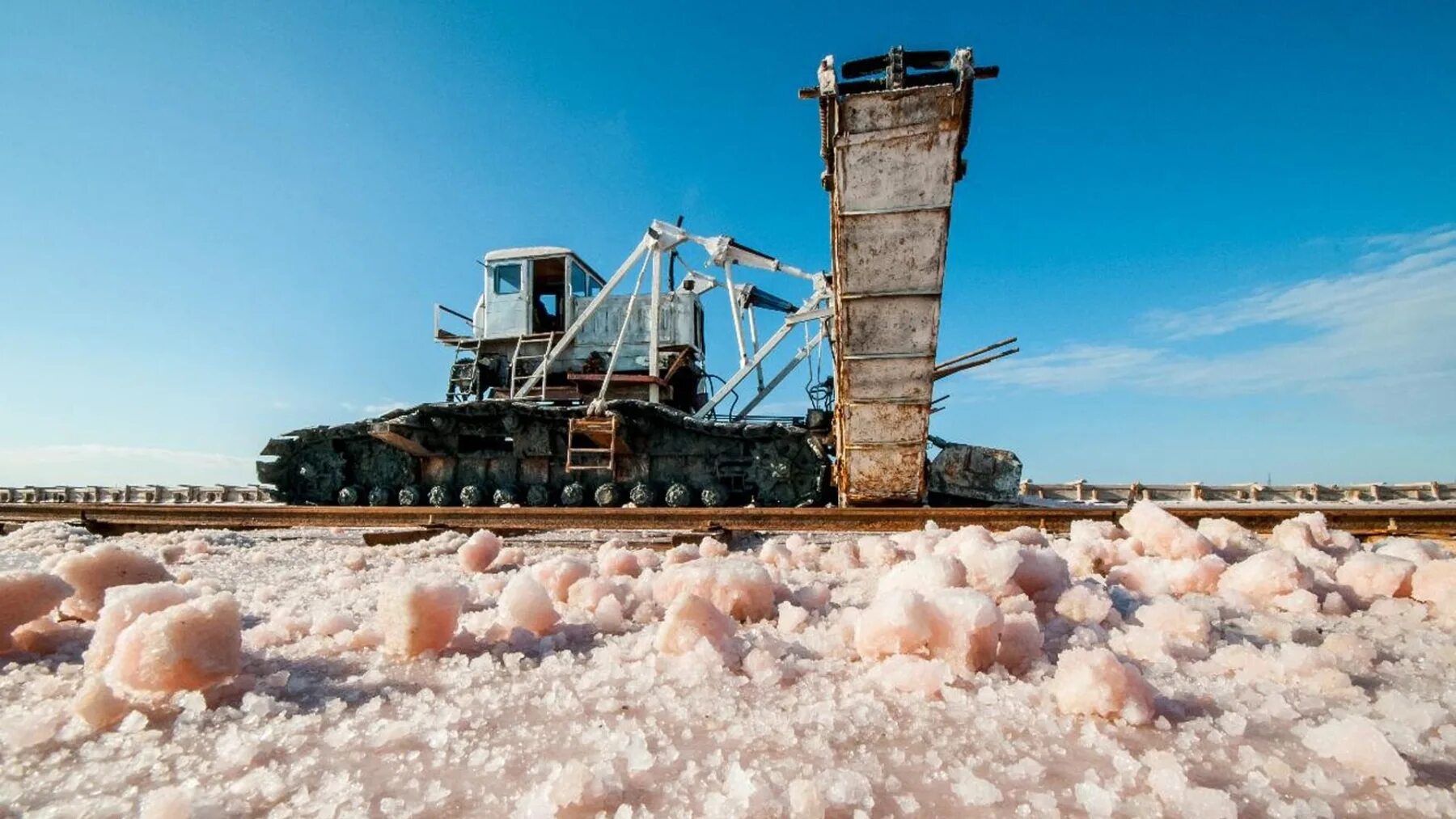 Морская соль Крымский солепромысел. Крымский солепромысел розовая соль. Крымская соль Крымский солепромысел. Сасык Сиваш добыча соли.