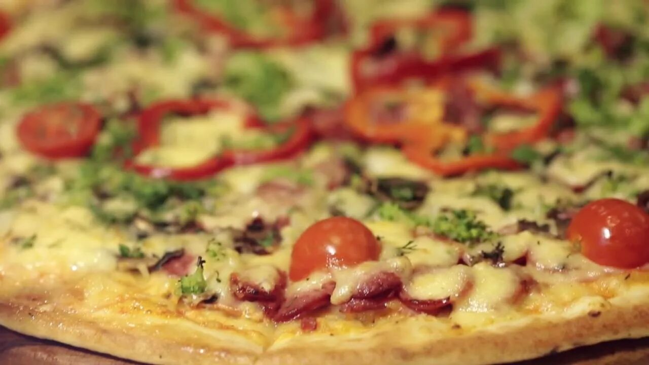 Горыныч череповец. Пиццерия пицца фабрика. Пицца ресторан череповец. Пиццерия место номер 1 череповец рассвет. Кафе на комарова череповец.