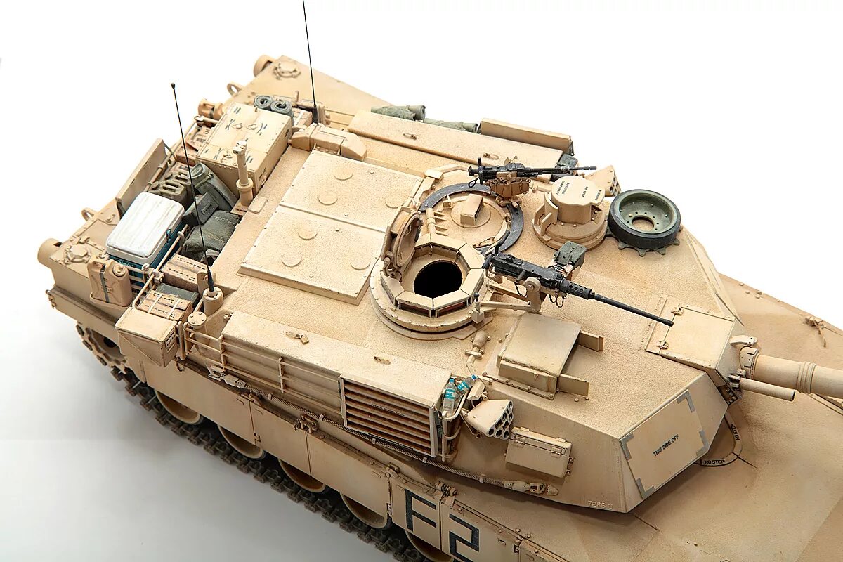 Танк абрамс 1. Tamiya m1a2 Abrams. Абрамс м1а2. Танк m1a1 Abrams. Танк Абрамс м1а1.