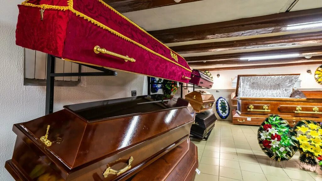 ритуальное агентство спб. венки и похоронные принадлежности. похоронное бюро спб. похоронный дом бориса гладилина колпино. ритуальные услуги.