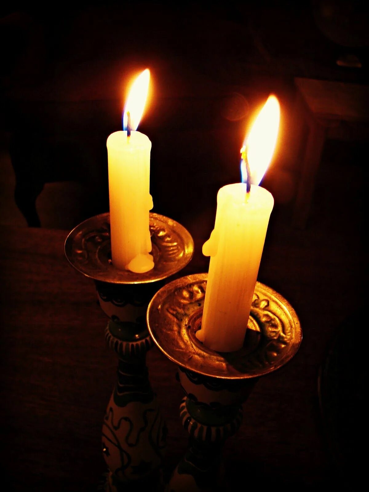 Зажгем свечи. Свечи Шаббат. Йом шабат. Шаббат Шалом. Зажженная свеча.