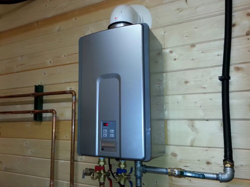 Лучший газовый котел для квартиры. Монтаж газового котла rinnai. газовая колонка для отопления. газовый водонагреватель для отопления. газовая колонка для отопления частного дома.