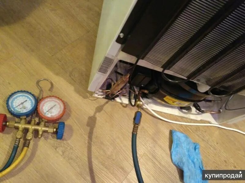 Клапан для заправки холодильника фреоном. Заправка холодильника фреоном. Заправка фреоном. Хладагенты в морозильной камере. После заправки холодильника фреоном.