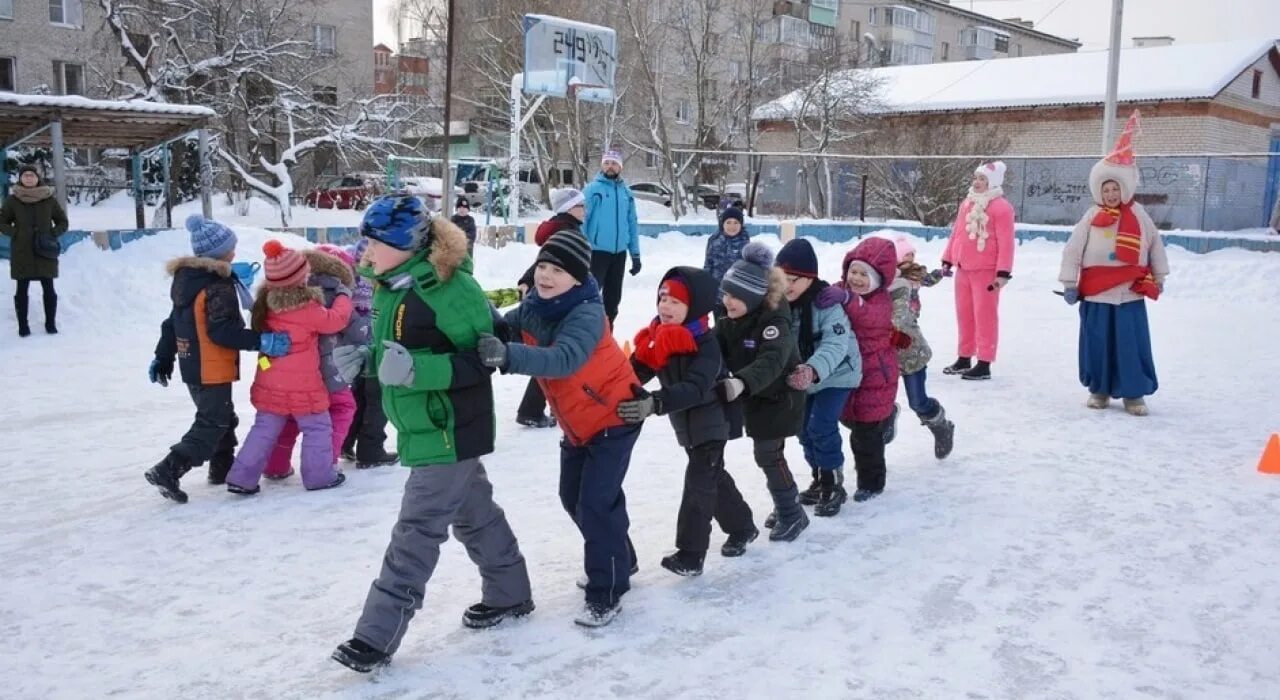 Выходи во двор. Игры на улице во дворе. Дворовые игры нашего детства. Выходи во двор, поиграем!. Выходи во двор играть балабаново.