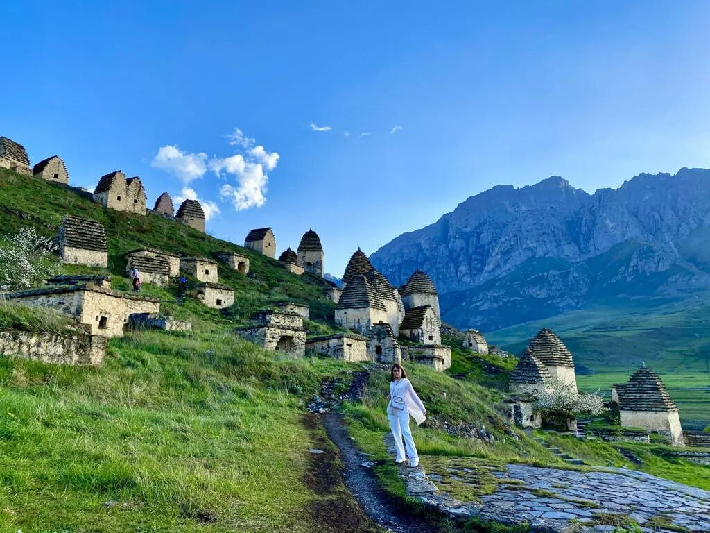 Северная Осетия Алания. Владикавказ экскурсии в горы. Южная Осетия достопримечательности. Осетия Ингушетия достопримечательности. Ингушетия осетия алания