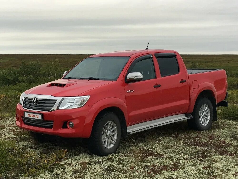 Хайлюкс купить бу россия. Toyota Hilux VII. Тойота Хайлюкс пикап 2012. Red Toyota Hilux. Toyota Hilux, 2012 красный.